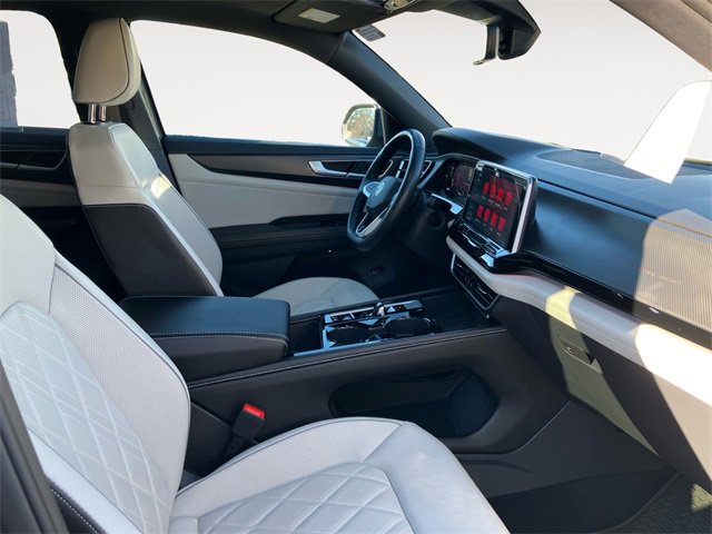 Used 2025 Volkswagen Atlas Cross Sport SEL Premium R-Line image 15