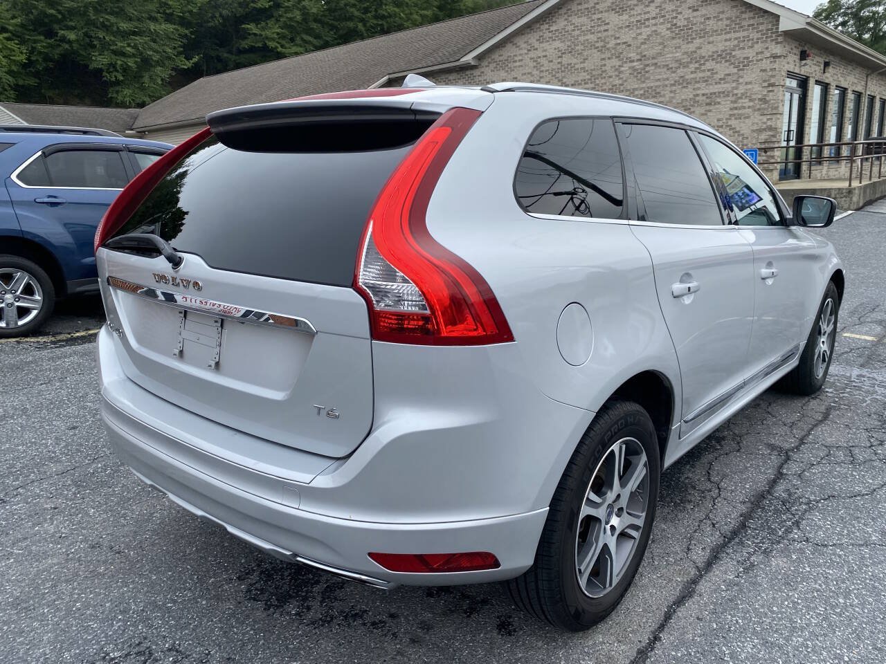 Used 2015 Volvo XC60 T6 Premier Plus AWD/4WD image 5