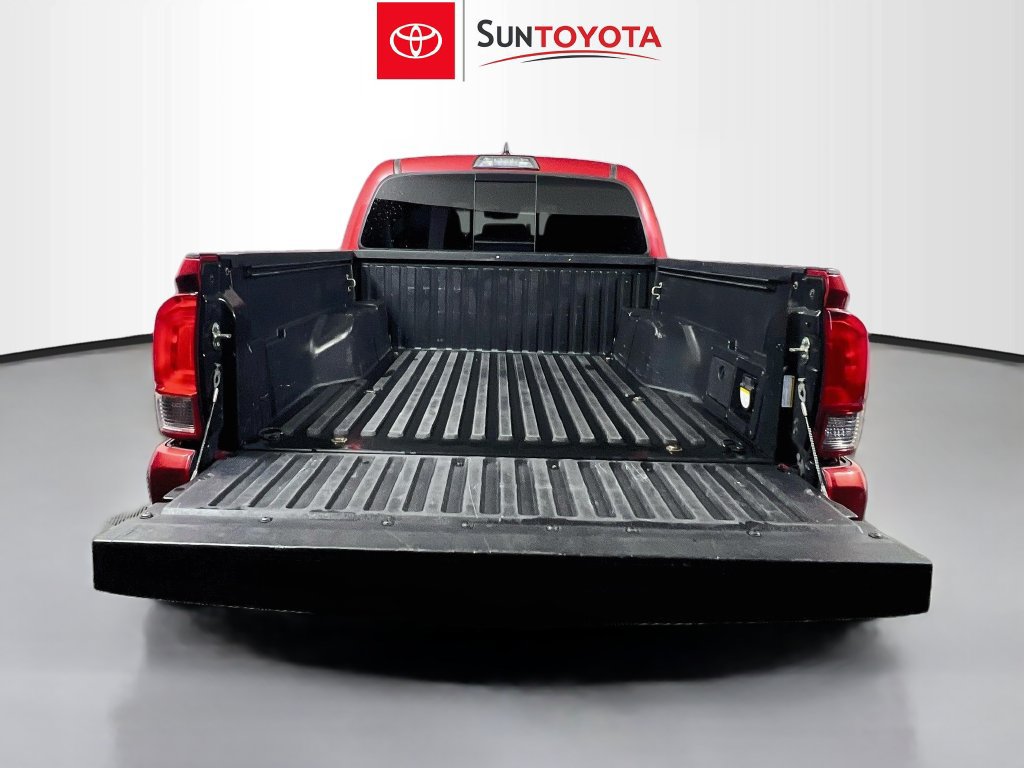 Used 2019 Toyota Tacoma TRD Sport AWD/4WD image 29