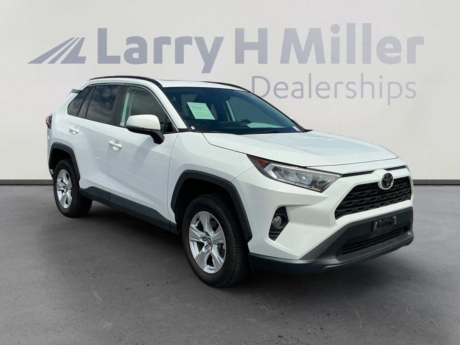 Used 2020 Toyota RAV4 XLE w/ Convenience Package image 7