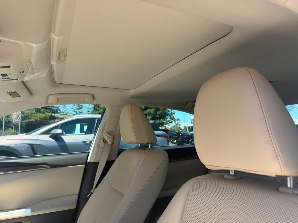 Used 2017 Lexus ES 300h w/ Navigation System Package FWD image 8