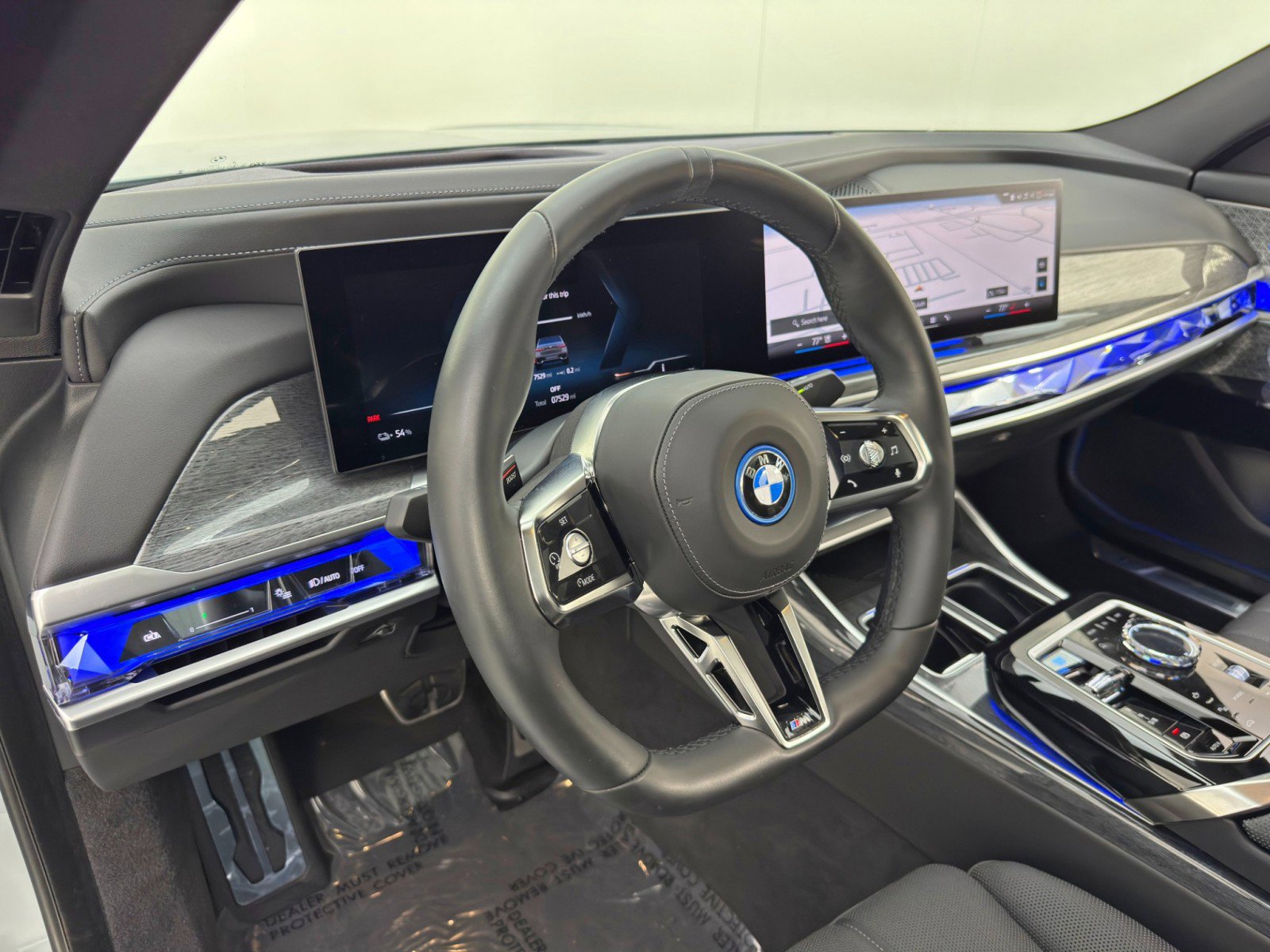 Used 2023 BMW i7 xDrive60 w/ Executive Package 2 image 15