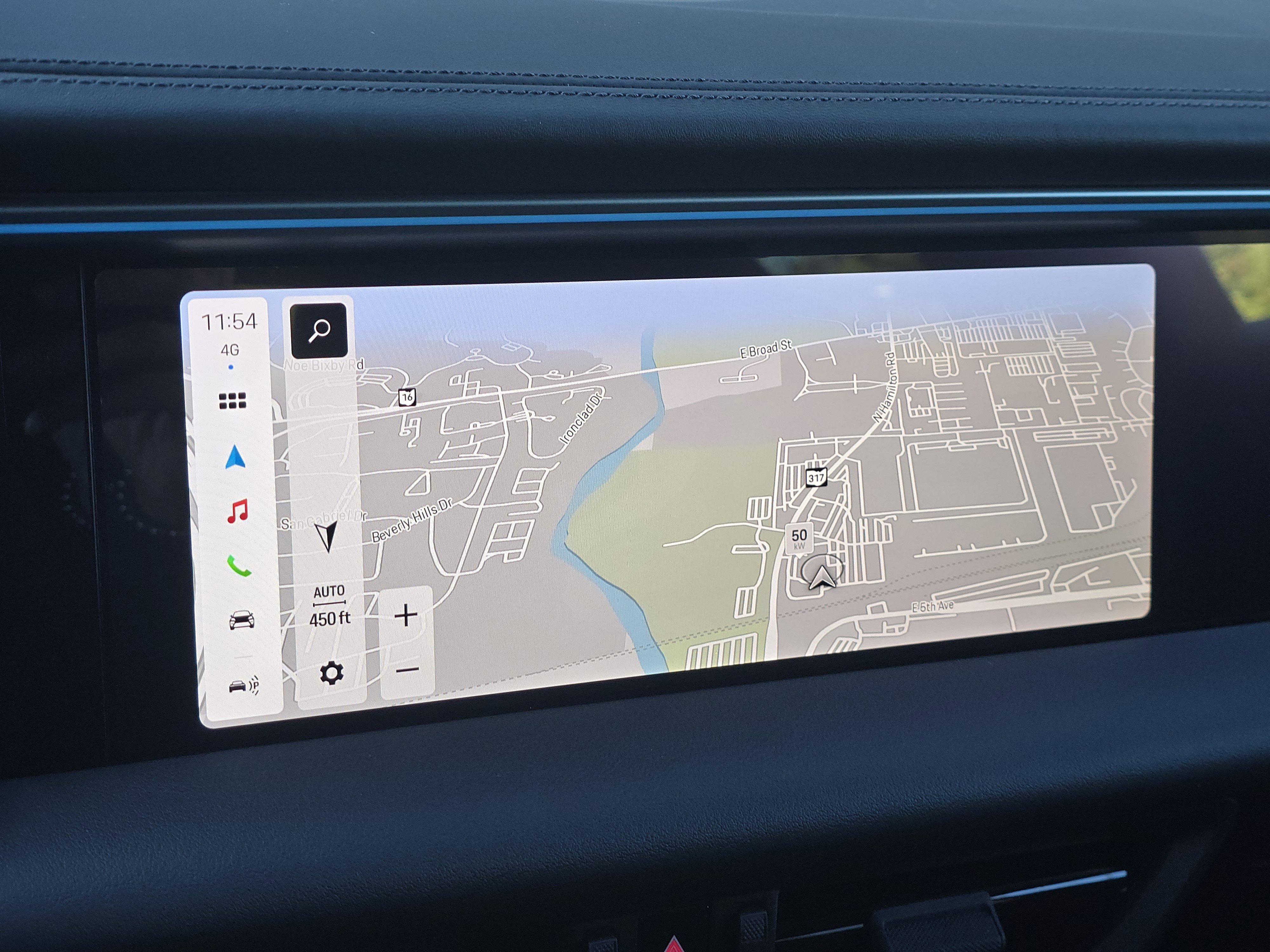 Certified 2024 Porsche Macan 4 Electric image 20