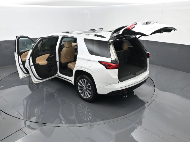 Used 2023 Chevrolet Traverse Premier AWD/4WD image 31