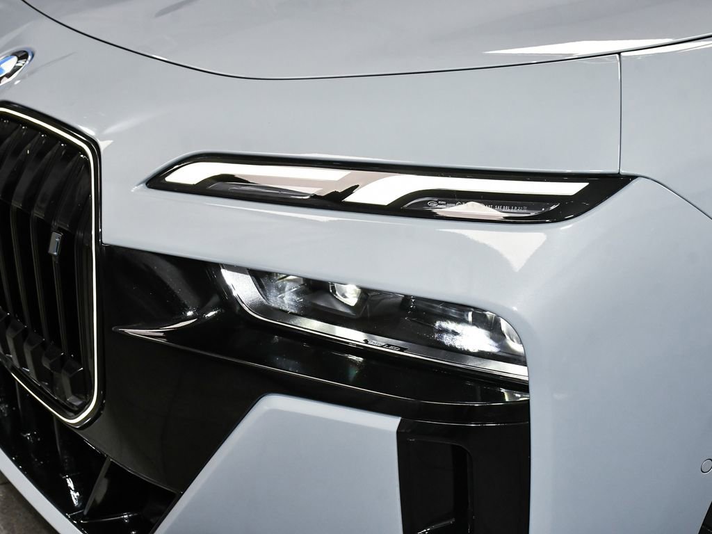 Used 2024 BMW i7 xDrive60 image 79