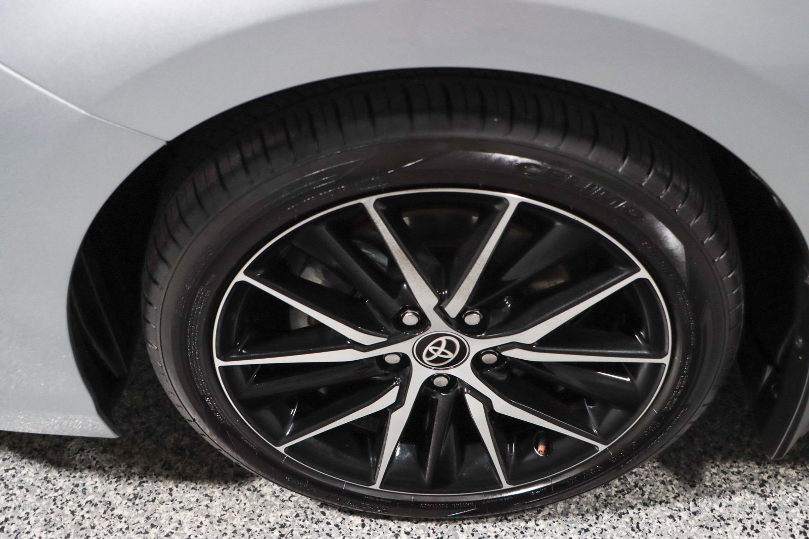 Used 2024 Toyota Camry SE image 11