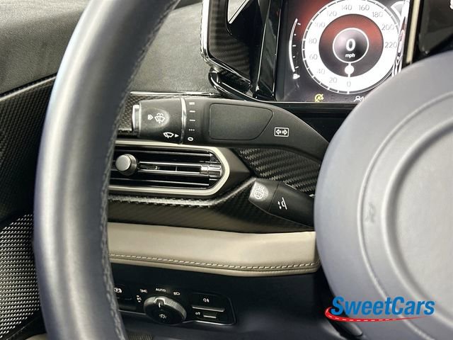 Used 2025 Aston Martin Vanquish RWD image 16