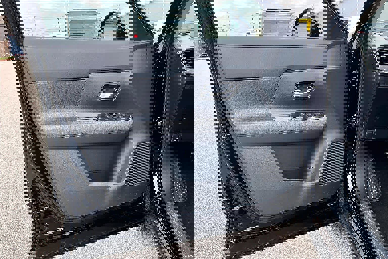 New 2026 Nissan Kicks SV image 13