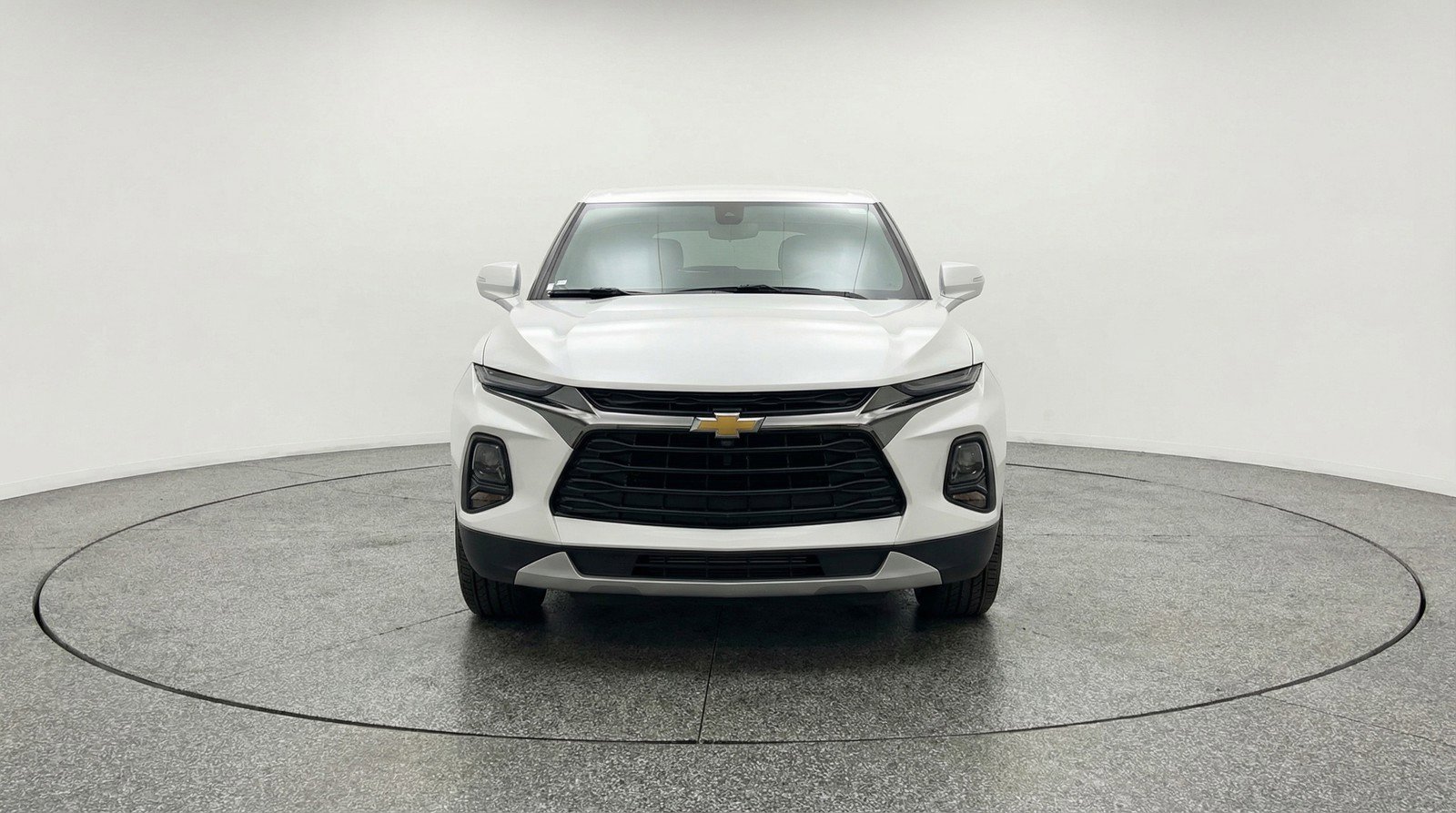 Used 2025 Chevrolet Blazer LT image 2