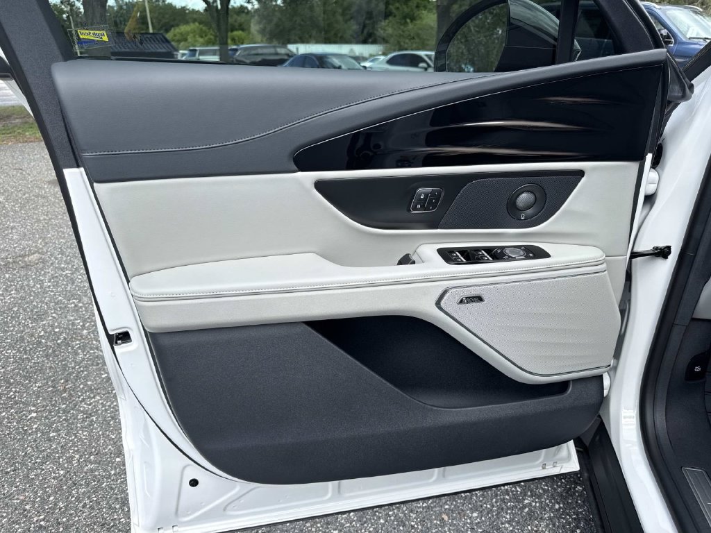 New 2026 Lincoln Nautilus Premier w/ Equipment Group 102A AWD/4WD image 18