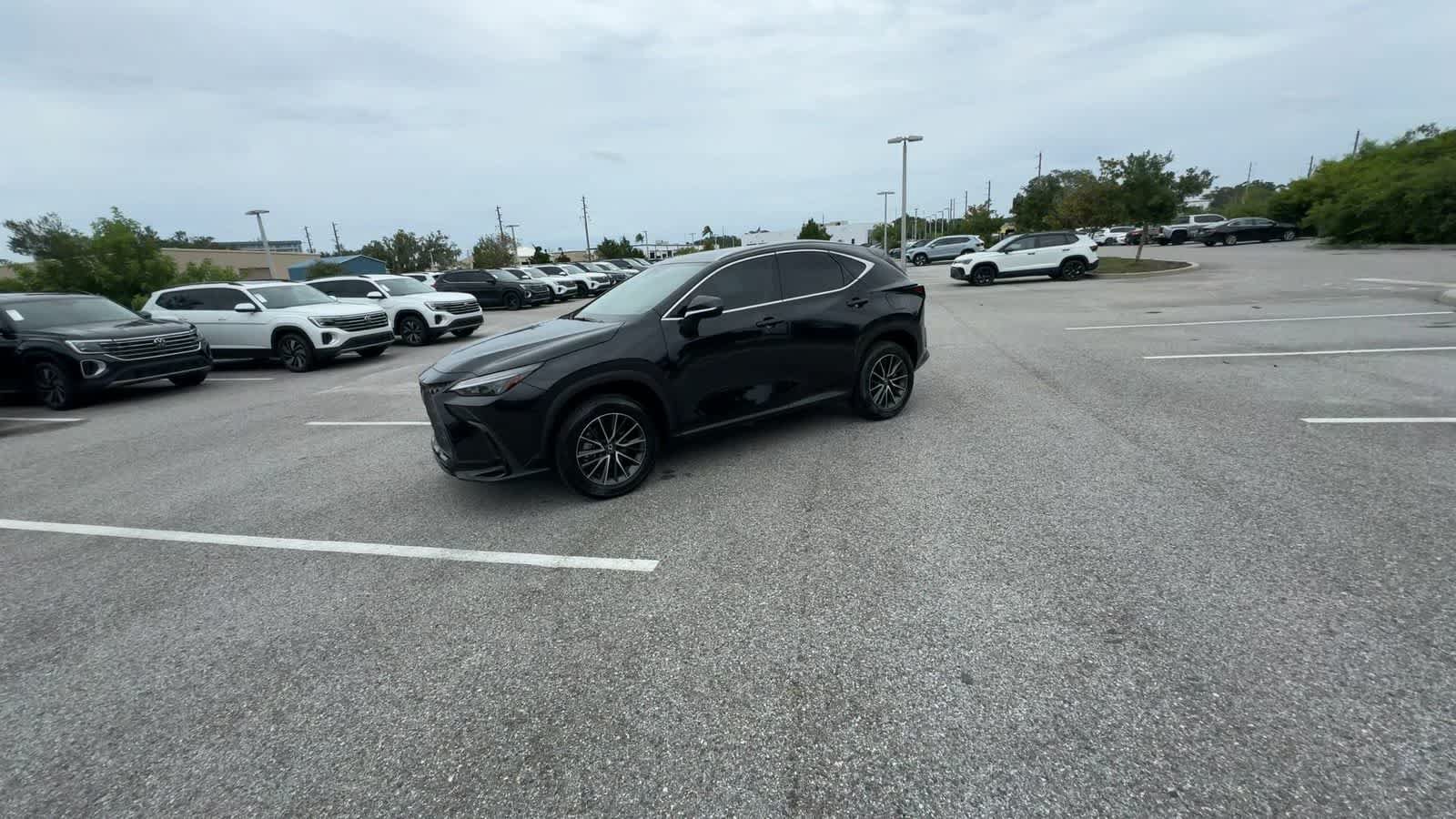 Used 2025 Lexus NX 250 FWD w/ Accessory Package (Z1) image 4