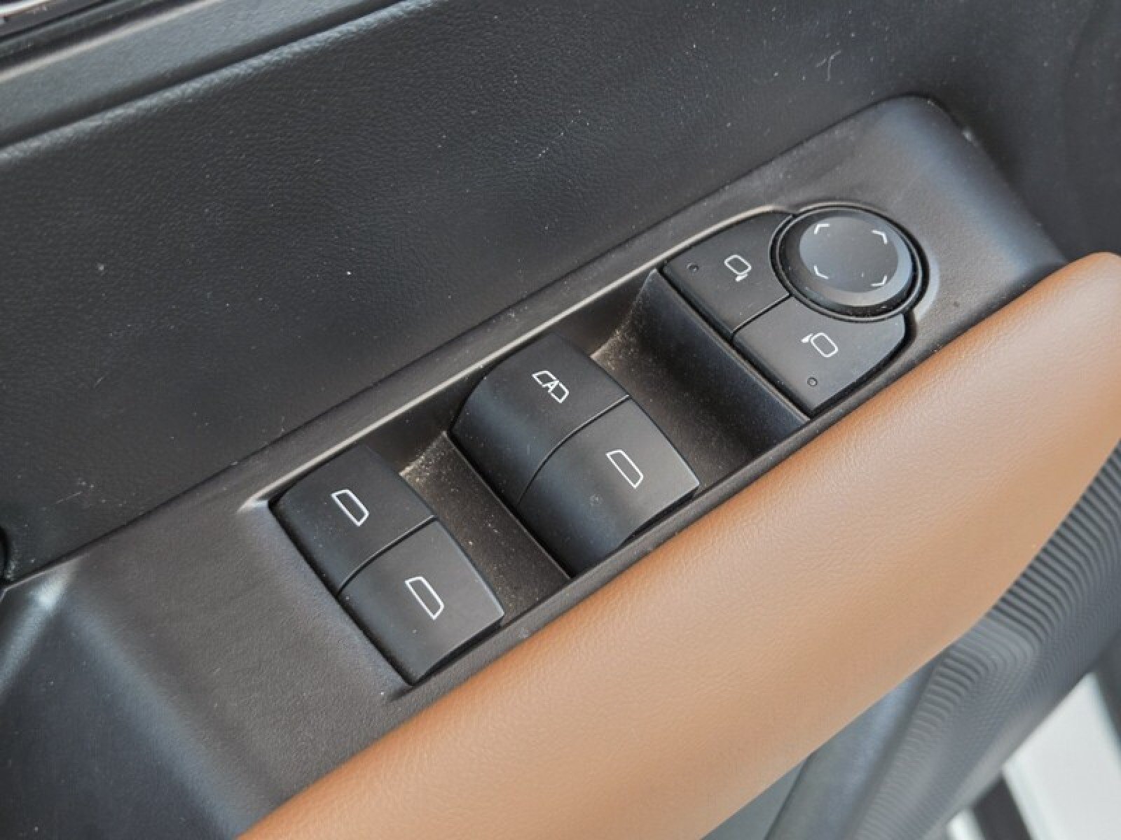 Used 2024 GMC Canyon AT4 w/ Canyon Safety Plus Package AWD/4WD image 23