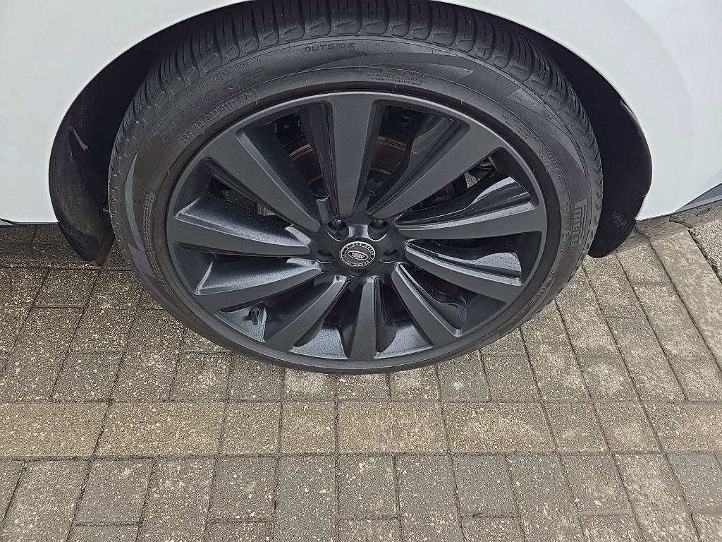 Used 2023 Land Rover Range Rover SV image 9