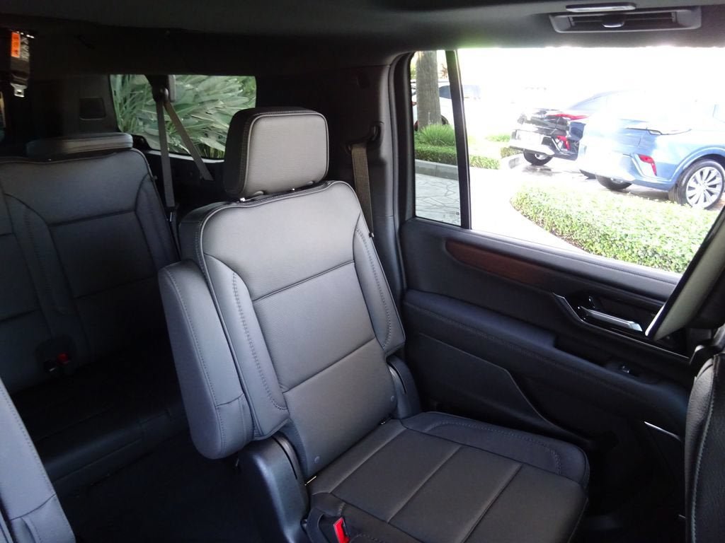 New 2026 GMC Yukon XL Denali w/ Denali Reserve Package AWD/4WD image 16