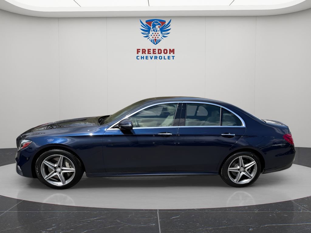 Used 2017 Mercedes-Benz E 300 4MATIC image 3