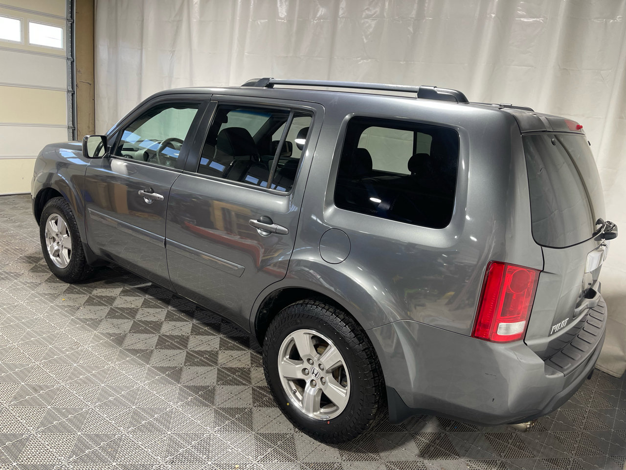 Used 2011 Honda Pilot EX-L image 4