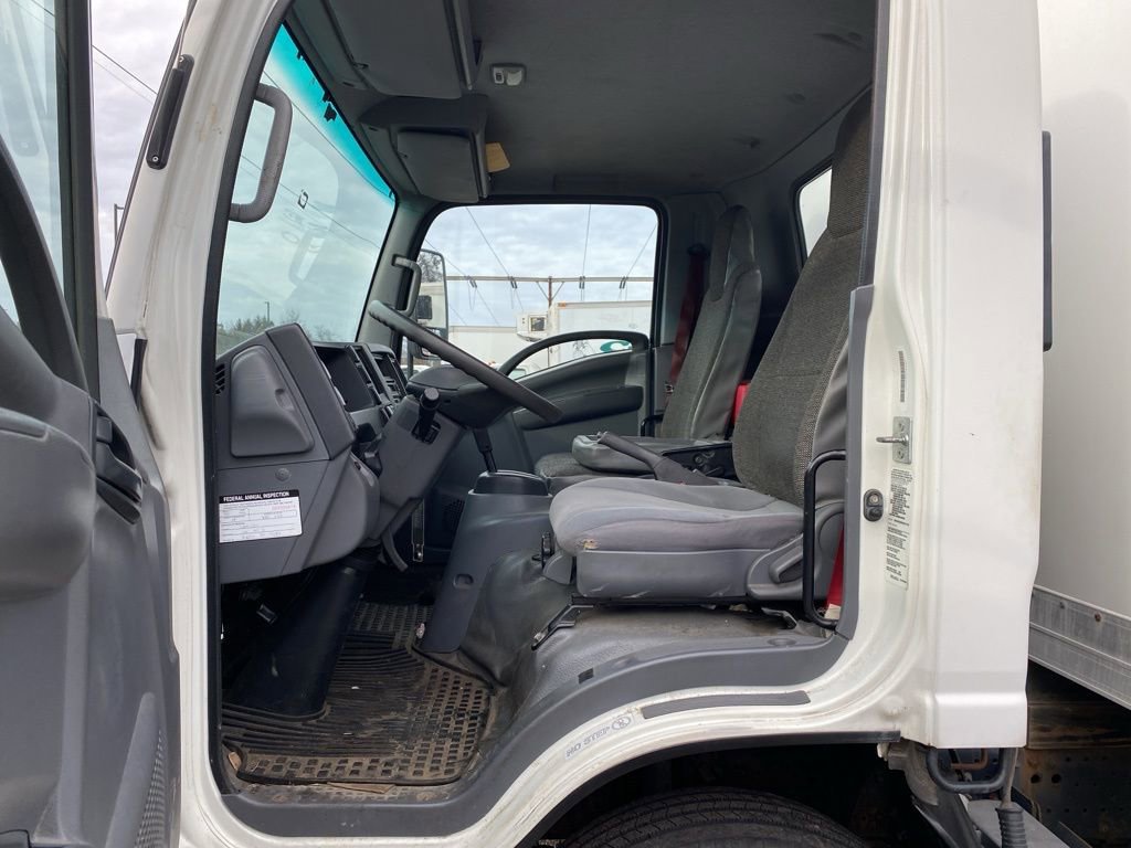 Used 2019 Isuzu NPR image 7