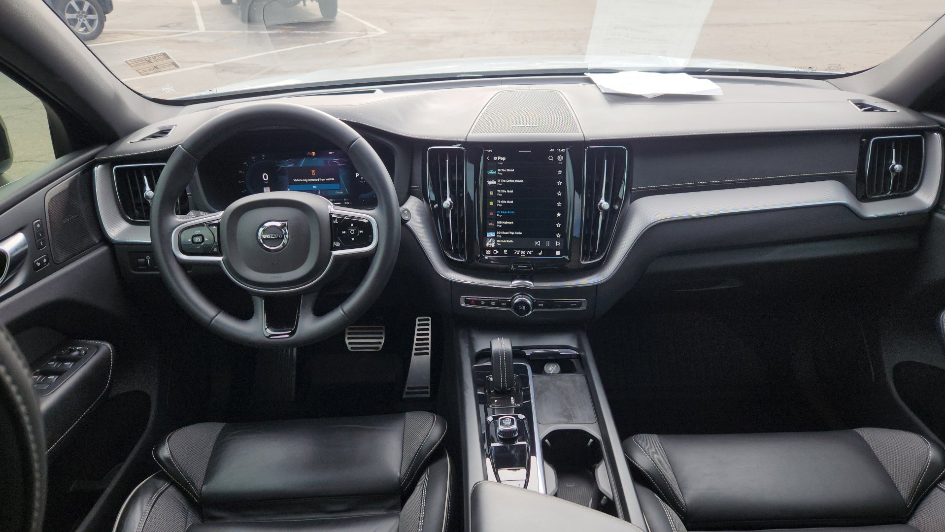 Used 2022 Volvo XC60 T8 R-Design w/ Advanced Package image 26