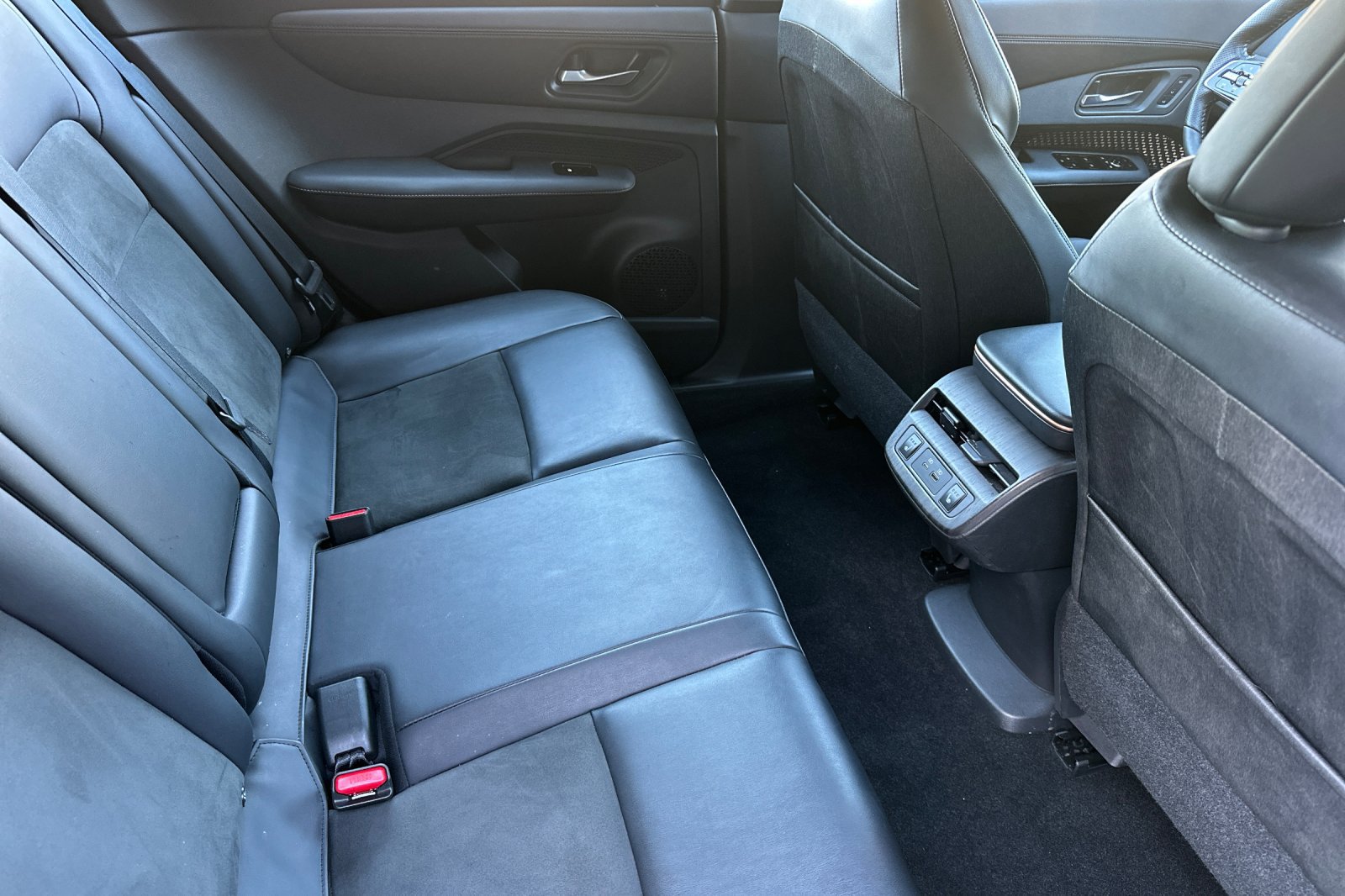 Certified 2024 Nissan Ariya AWD image 19
