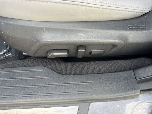 Used 2019 Subaru Outback 2.5i Limited AWD/4WD image 12
