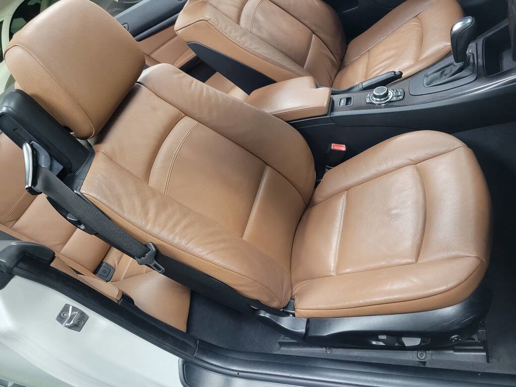 Used 2012 BMW 328i Convertible image 22