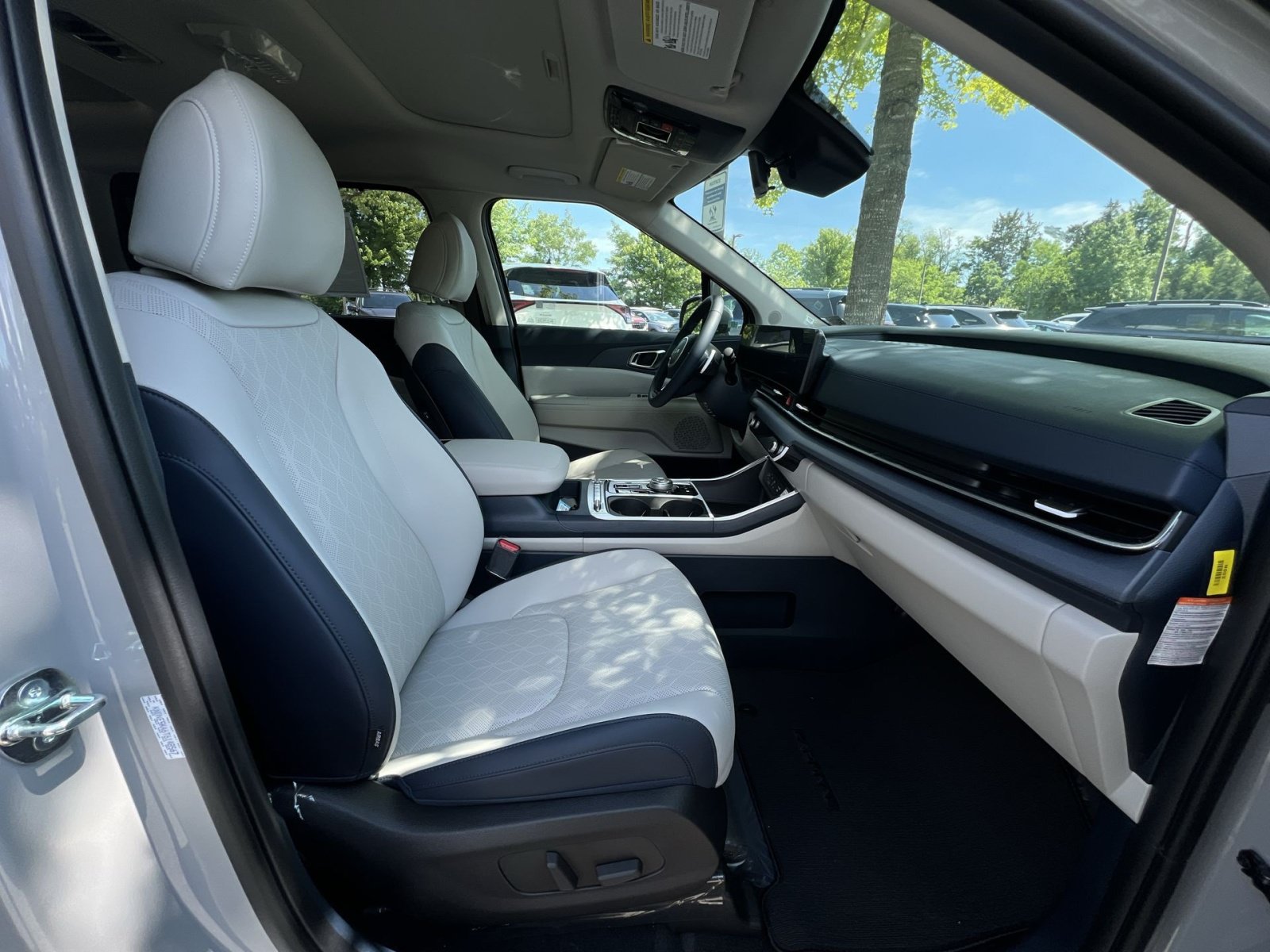 New 2026 Kia Carnival SX FWD image 33