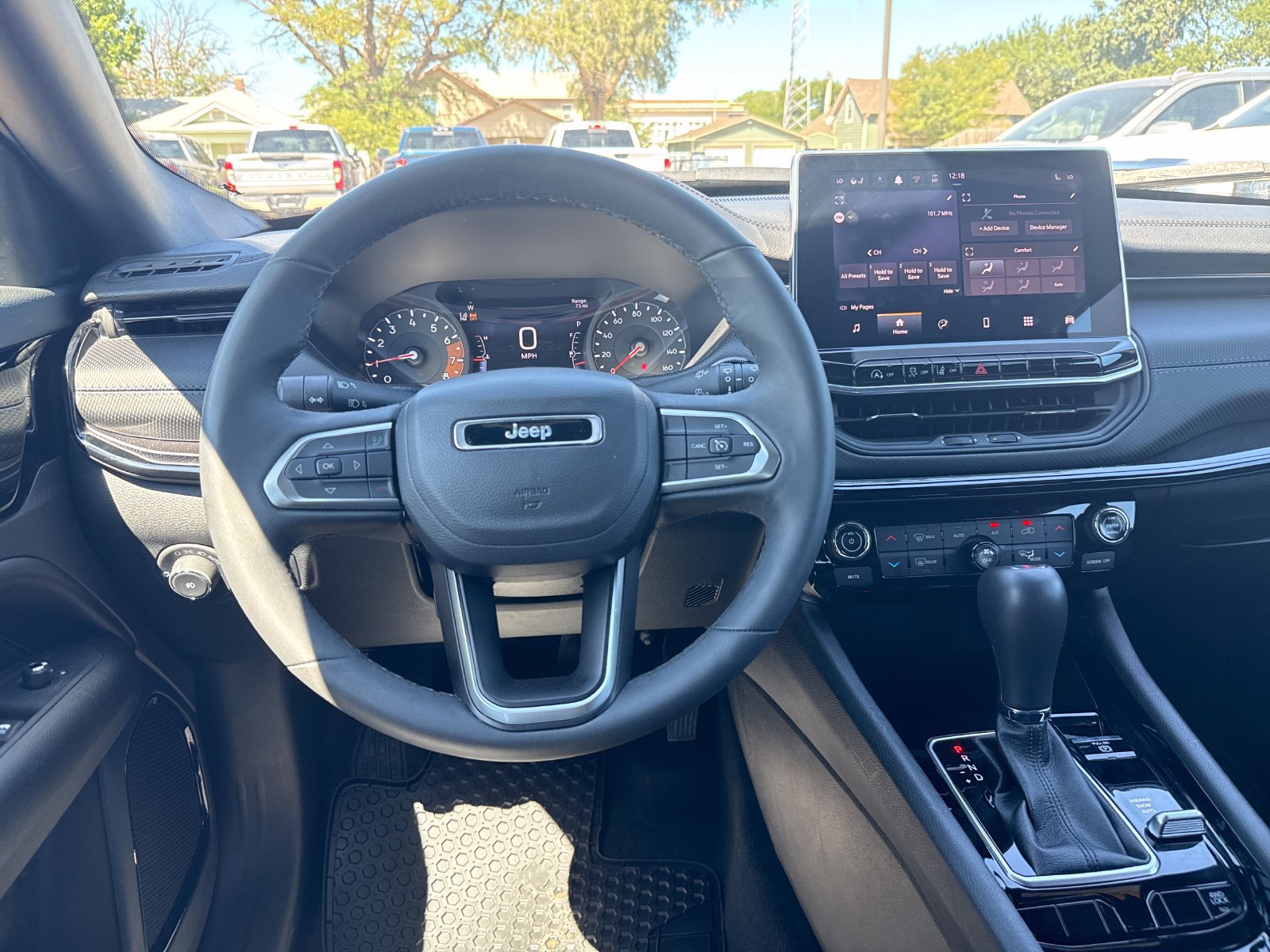 Used 2025 Jeep Compass Latitude w/ Convenience Group AWD/4WD image 14
