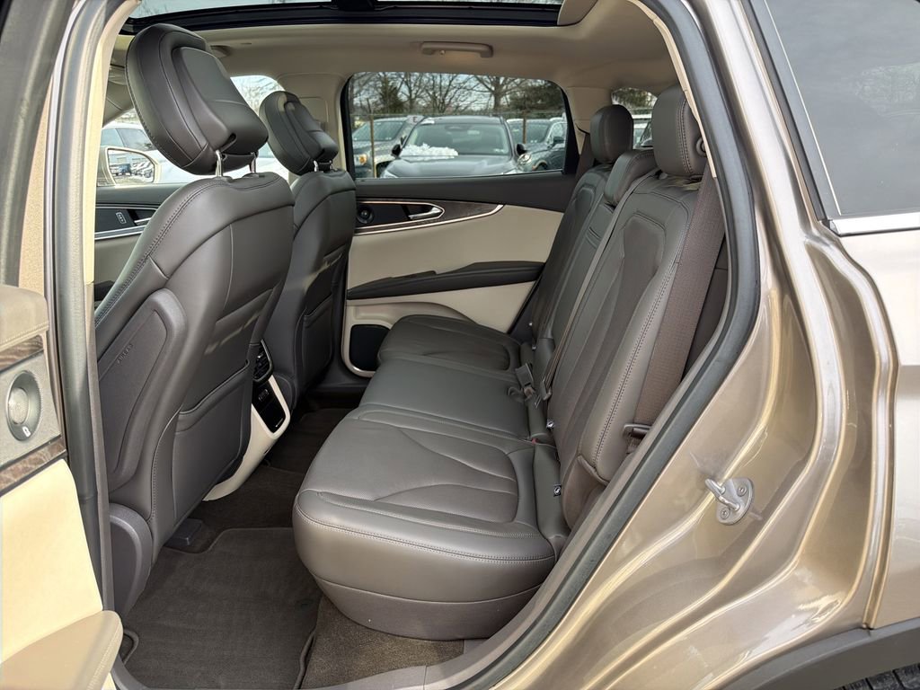 Used 2020 Lincoln Nautilus Reserve image 12