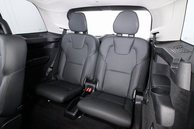 Used 2025 Volvo XC90 B6 Plus w/ Protection Package Premier image 33