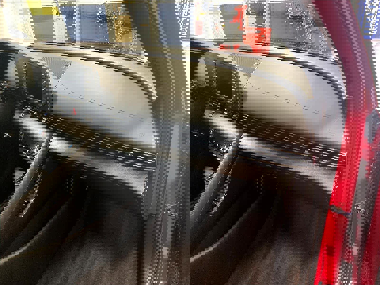 Certified 2025 Hyundai Elantra Sport image 26