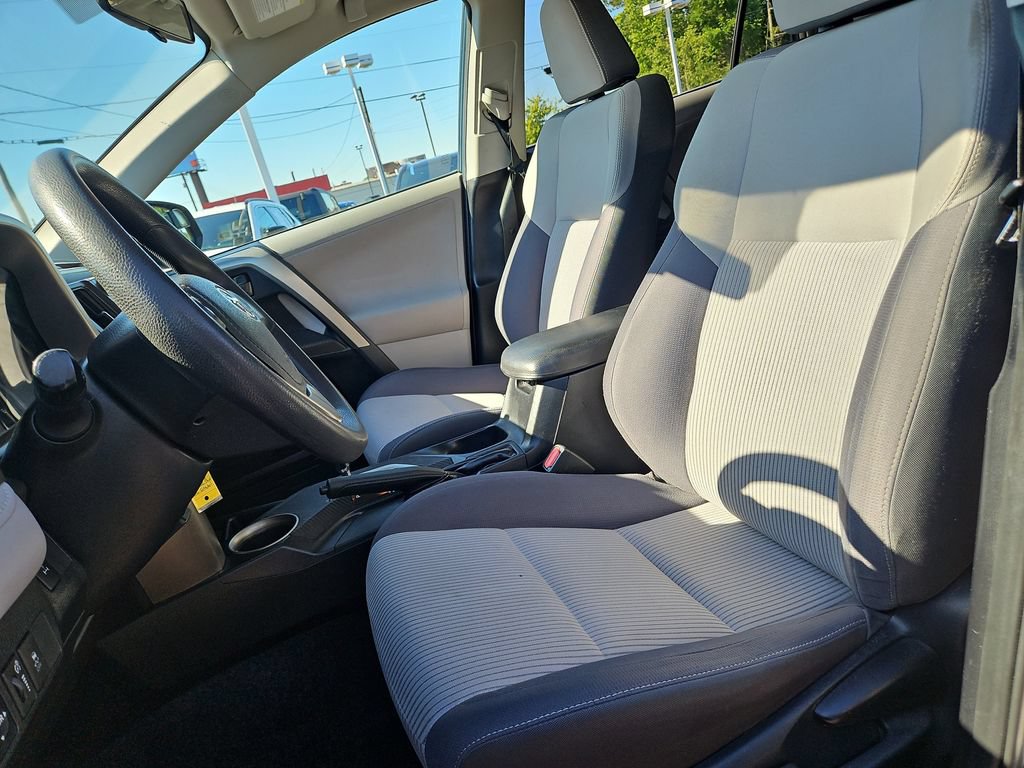Used 2013 Toyota RAV4 XLE AWD/4WD image 18