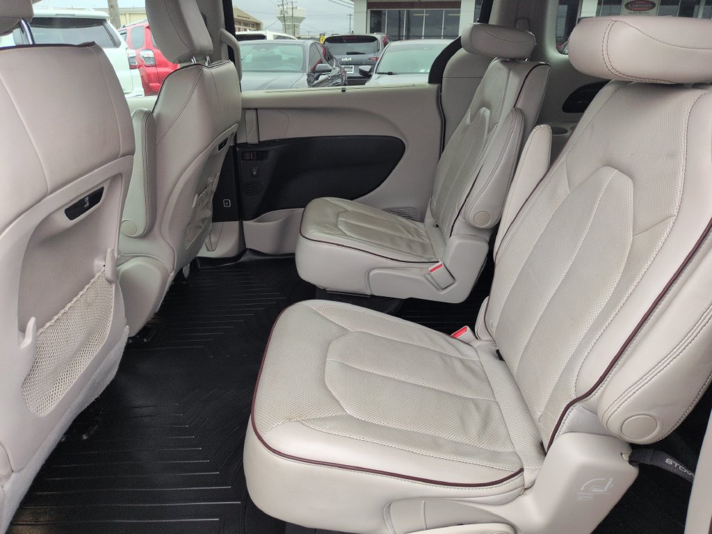 Used 2020 Chrysler Pacifica Limited FWD image 25