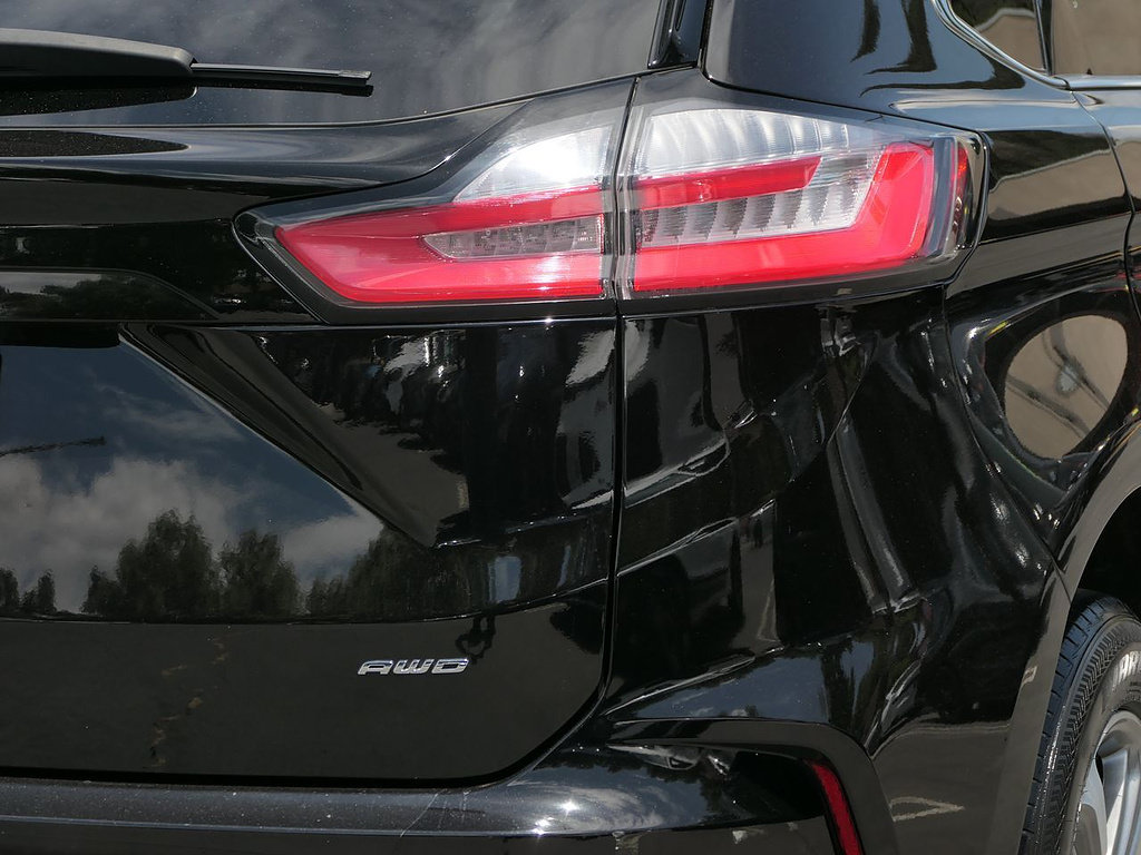 Used 2023 Ford Edge SEL w/ Convenience Package AWD/4WD image 4