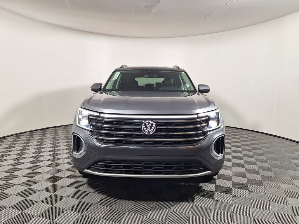 Used 2025 Volkswagen Atlas SE FWD image 2