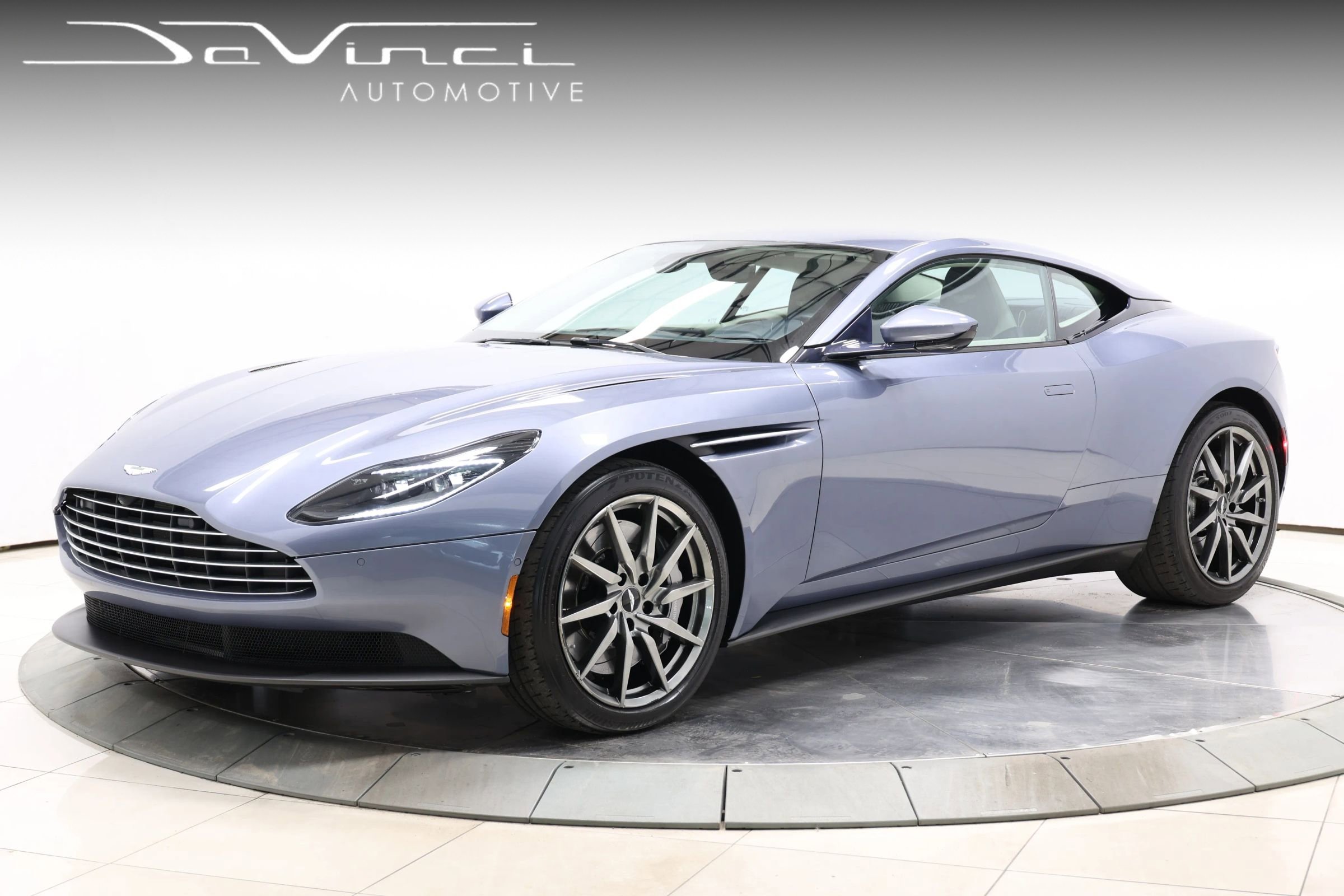 Used 2019 Aston Martin DB11 Coupe RWD image 1