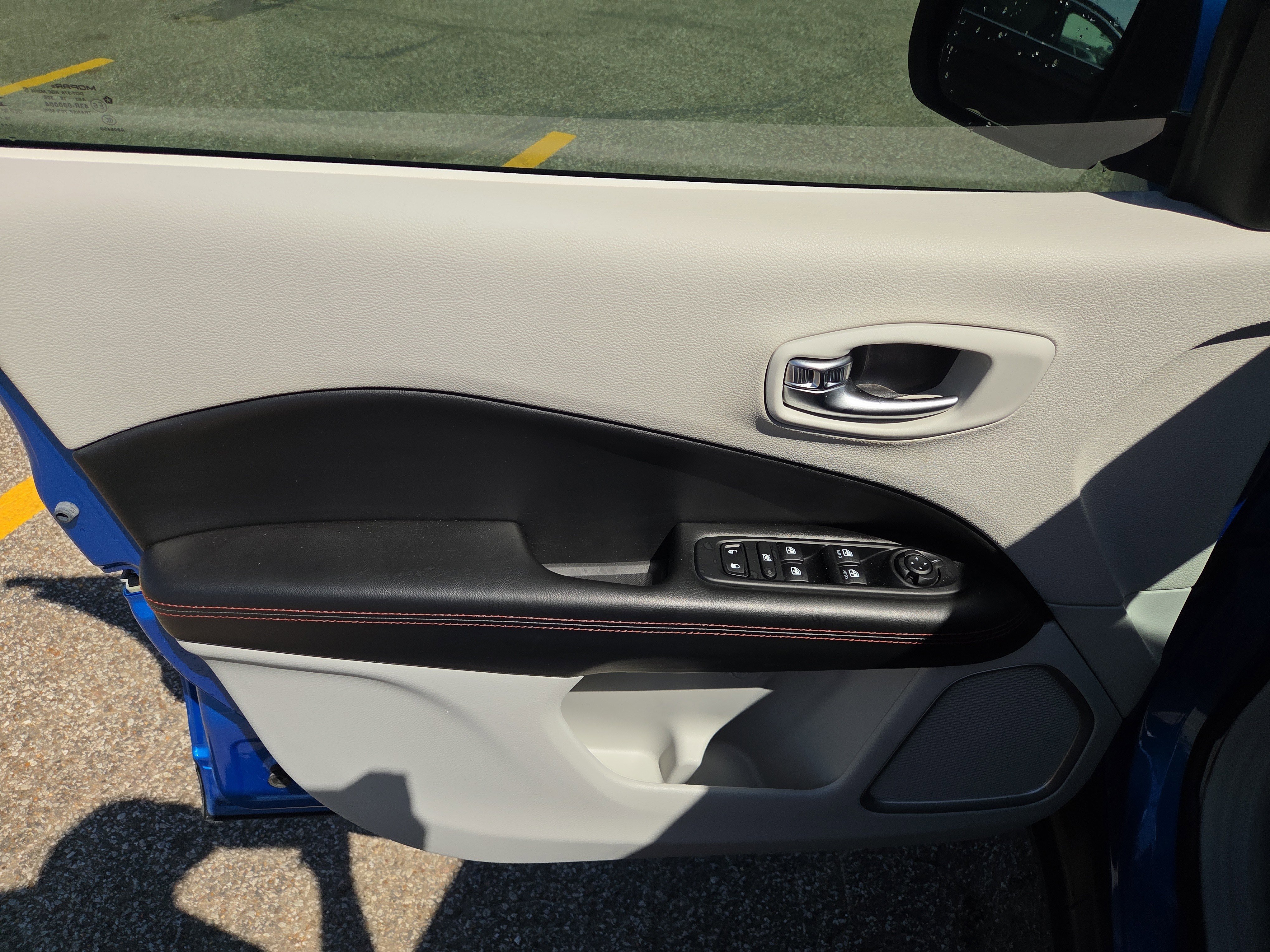 Used 2019 Jeep Compass Limited image 6