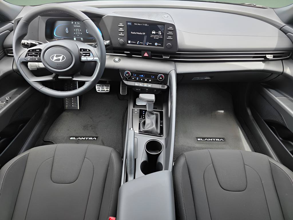 New 2026 Hyundai Elantra Sport FWD image 15