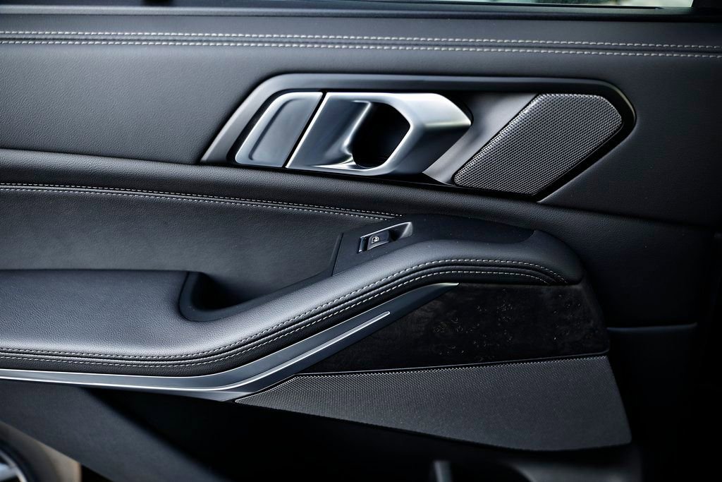 New 2026 BMW X5 xDrive40i w/ M Sport Package image 23