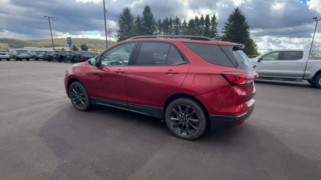 Used 2023 Chevrolet Equinox RS AWD/4WD image 6
