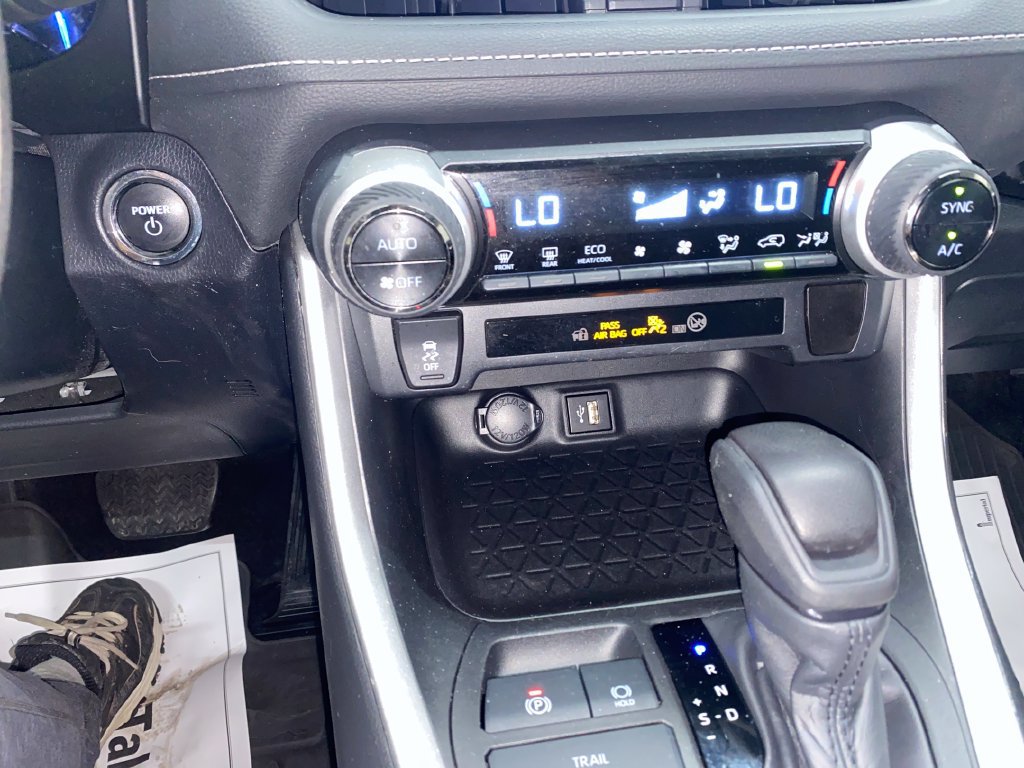 Used 2024 Toyota RAV4 AWD Hybrid image 20