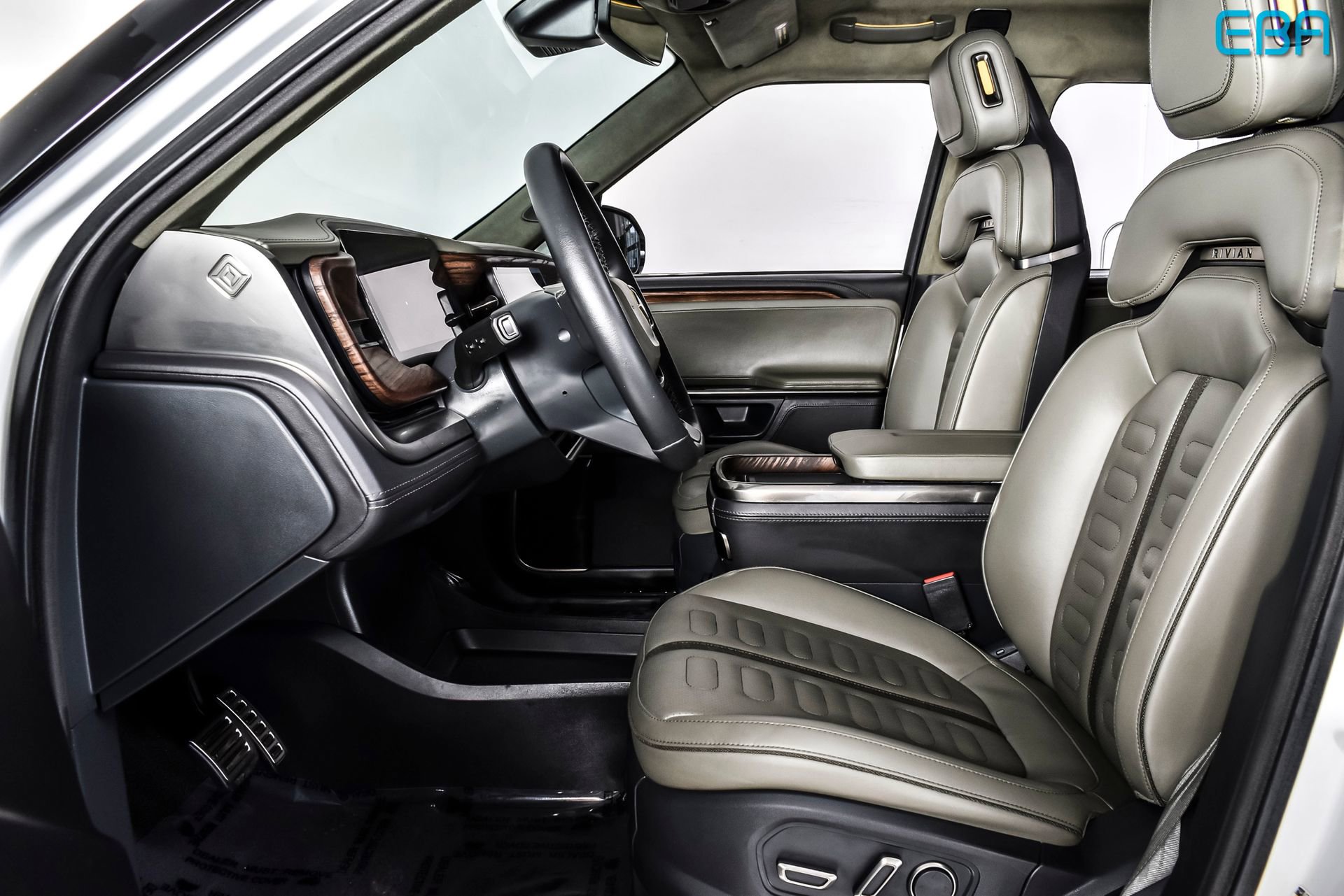 Used 2022 Rivian R1T Adventure AWD/4WD image 13