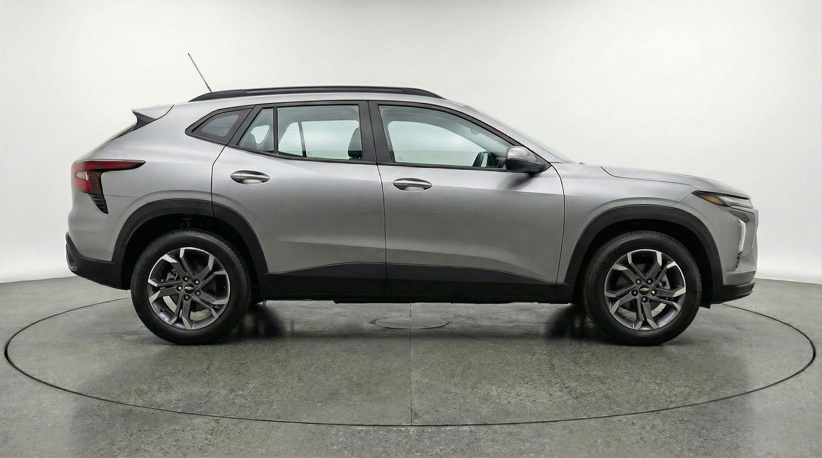 Used 2025 Chevrolet Trax LT w/ LT Convenience Package FWD image 11