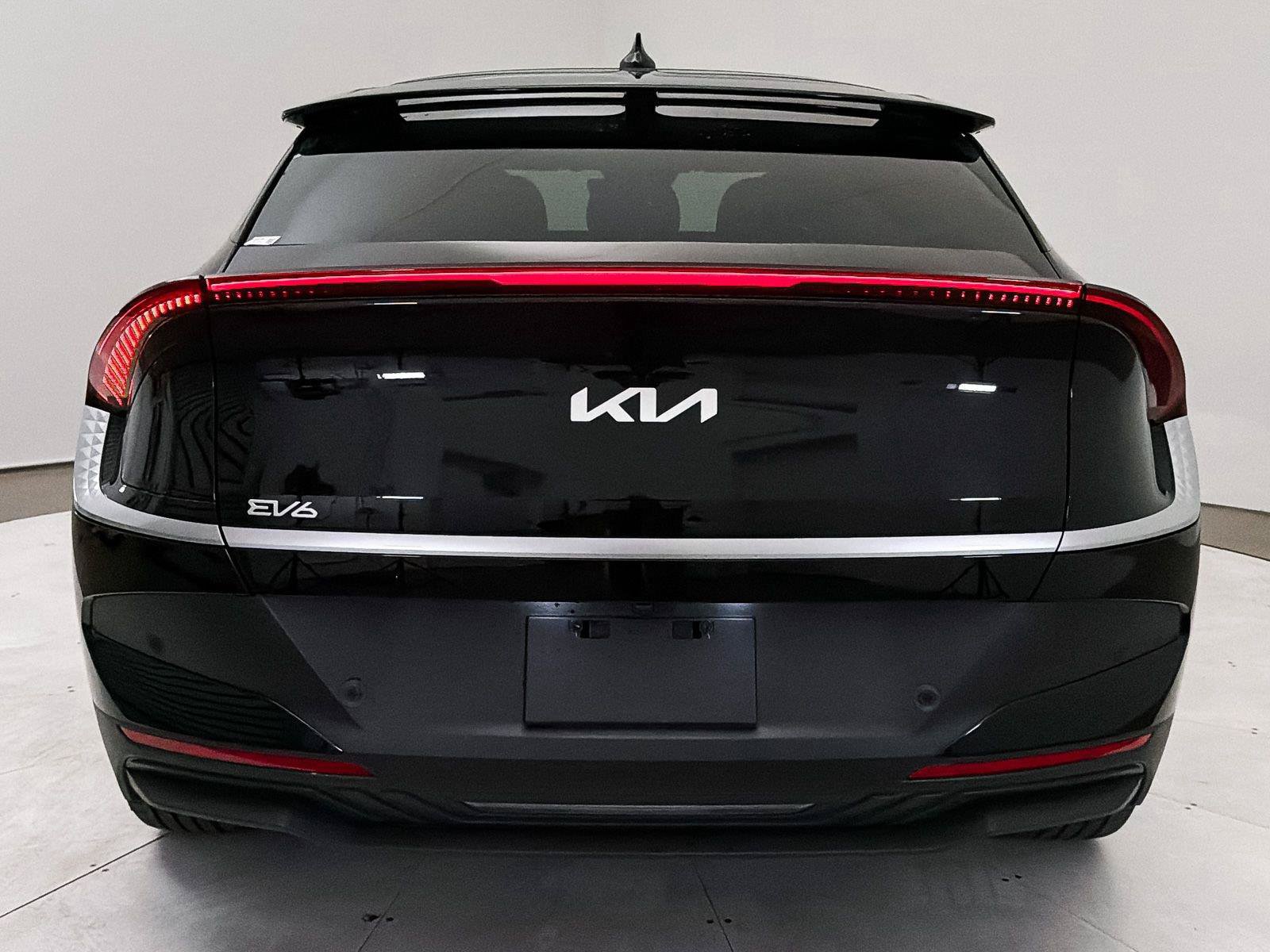 Used 2025 Kia EV6 Light w/ Light LR Technology Package RWD image 16