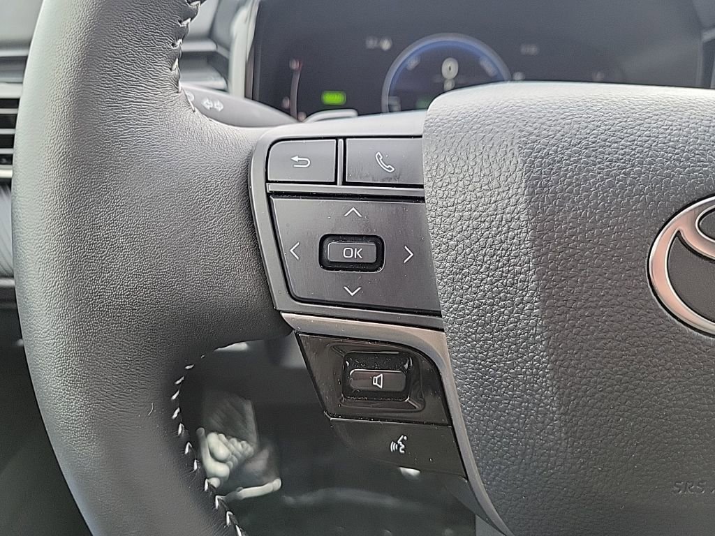 Used 2025 Toyota Camry SE FWD image 26