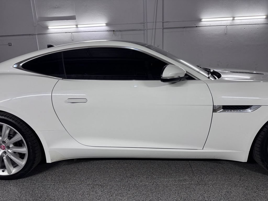 Used 2017 Jaguar F-TYPE Coupe RWD image 4