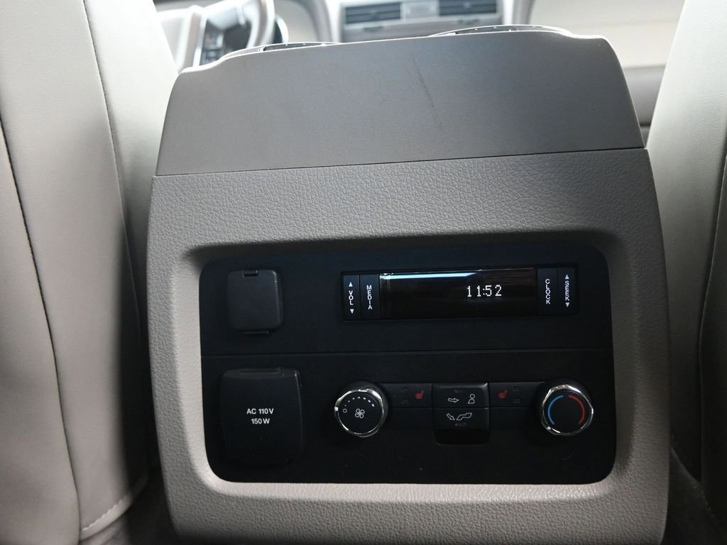 Used 2017 Lincoln Navigator Select image 16