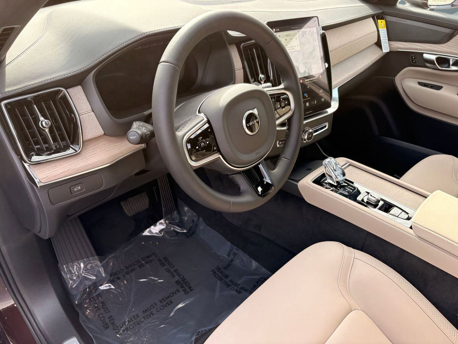 New 2026 Volvo XC90 B6 Plus w/ Protection Package image 4