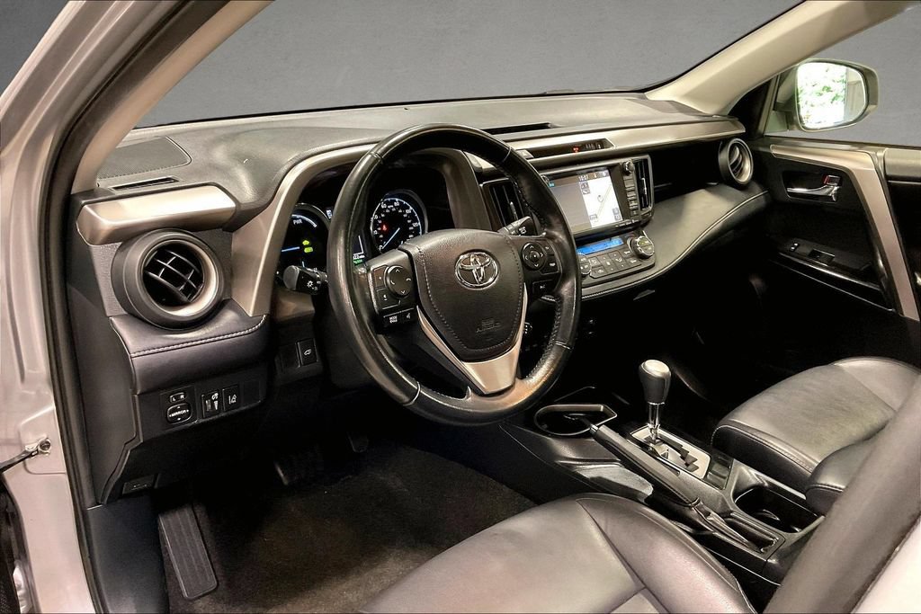 Used 2018 Toyota RAV4 Limited AWD/4WD image 16
