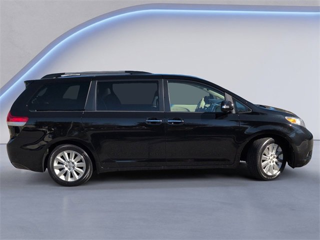 Used 2014 Toyota Sienna Limited image 3