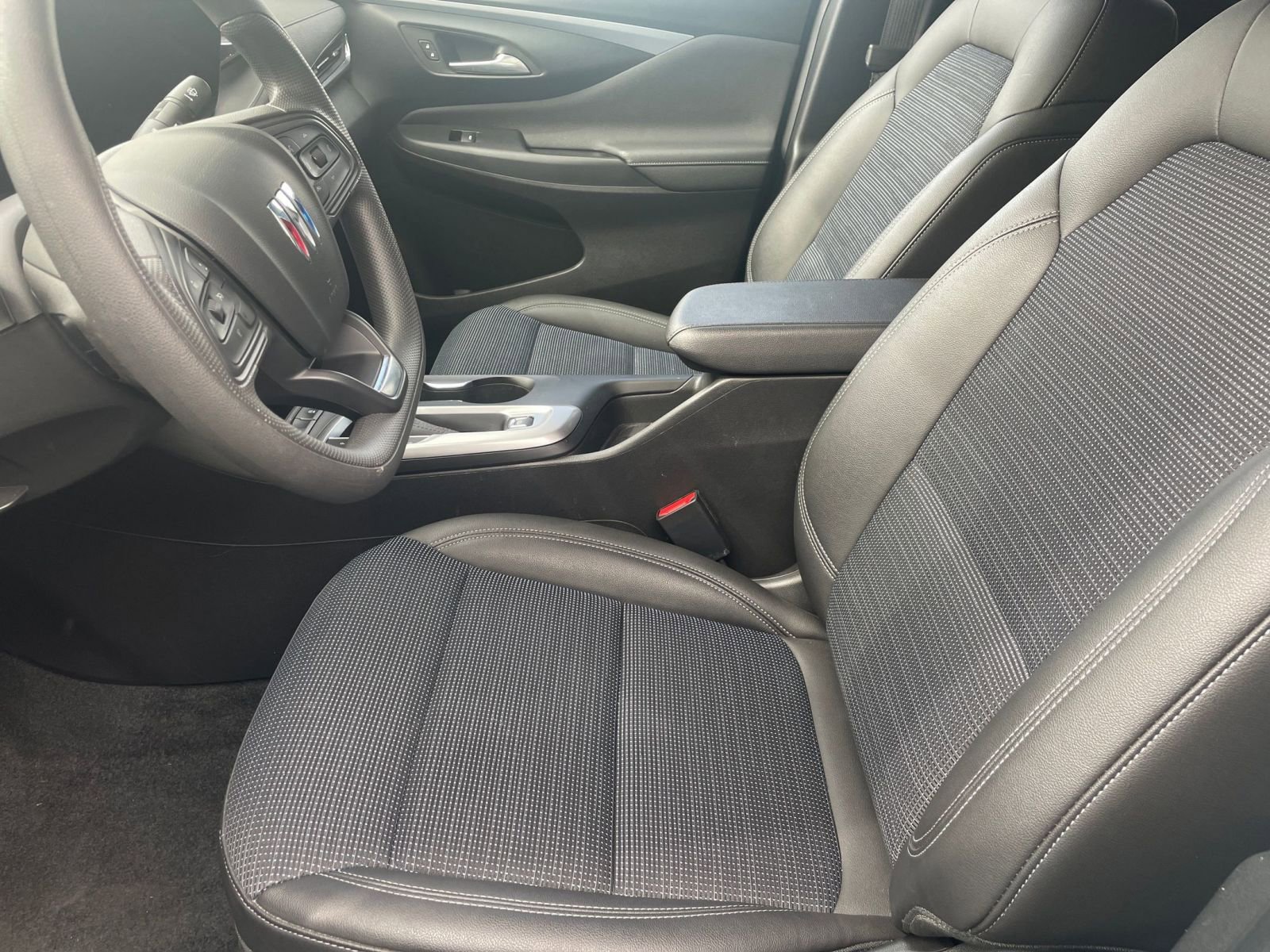 Used 2025 Buick Envista Preferred image 28